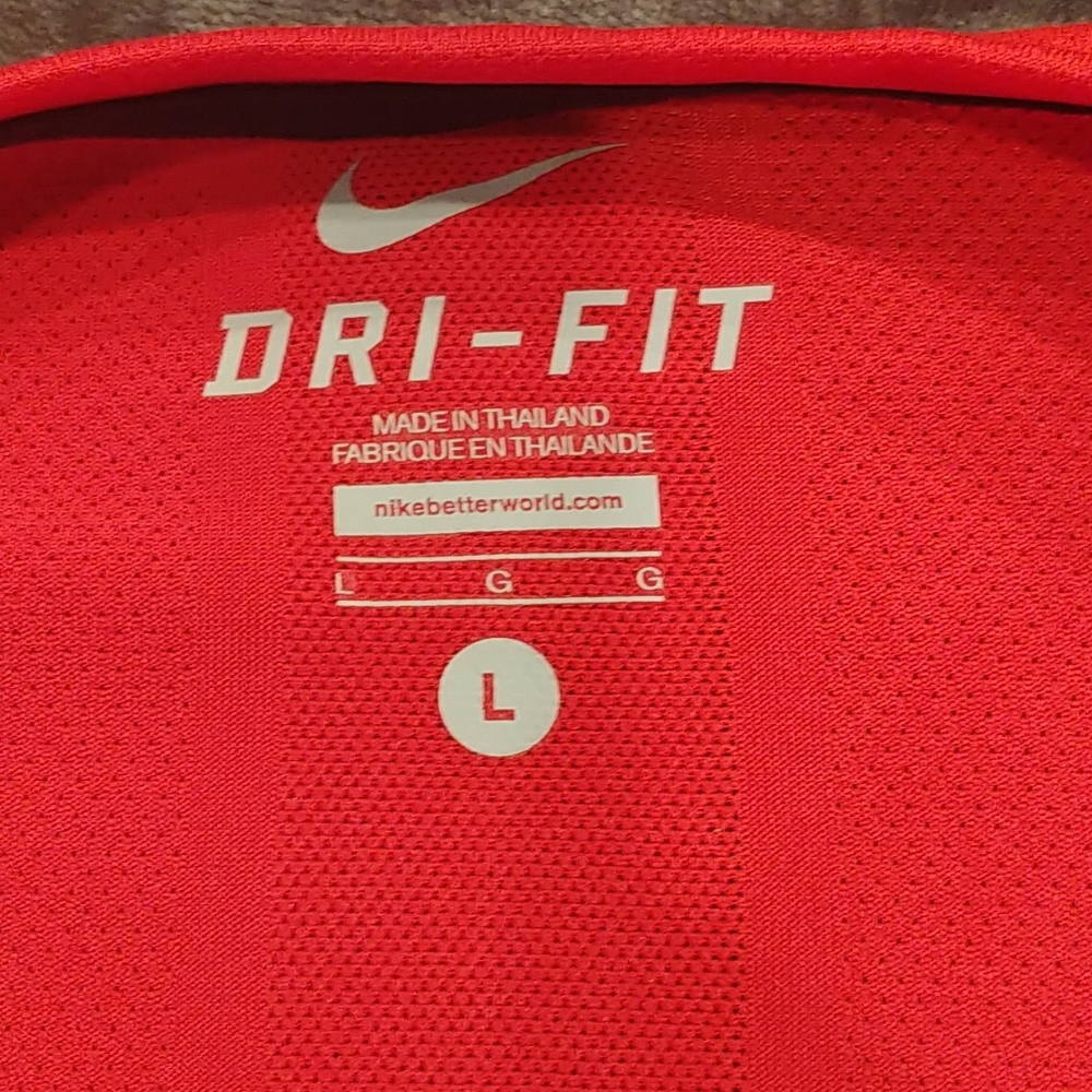 Nike dri-fit tee - Picture 2 of 2